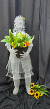 Chicken Wire Garden Sculptures -Gardeners