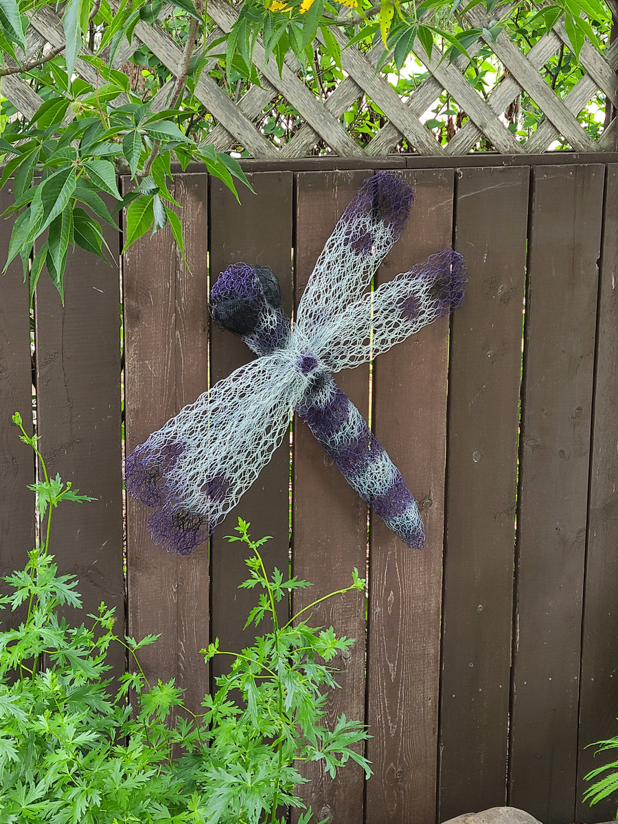 Chicken Wire Dragonfly Wire Artist Laura Ouimet/Wemet Wire Work