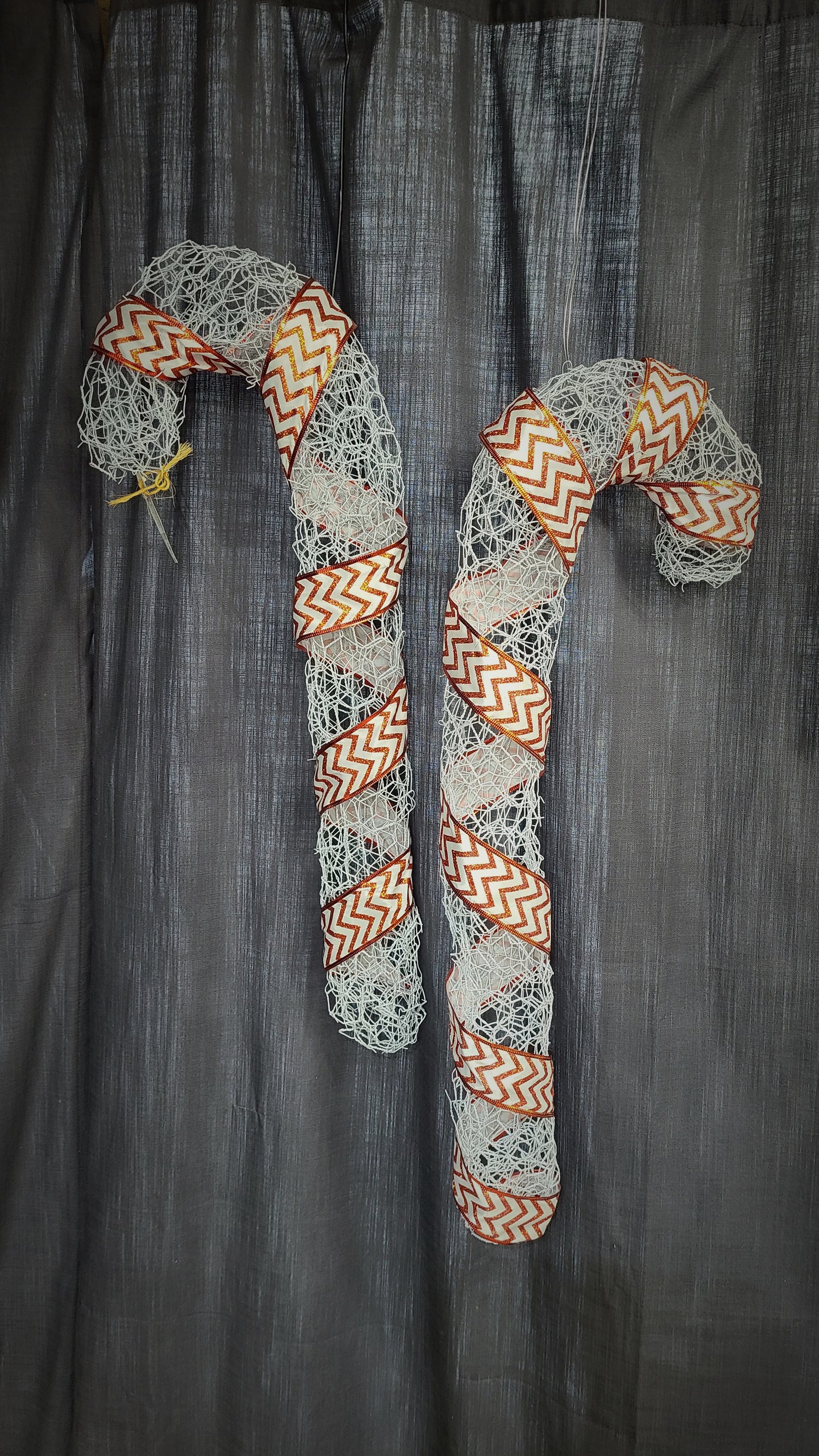 Chicken Wire Candy Canes Yard Decorations
