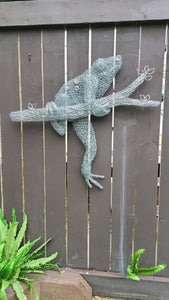Hanging Out- Chicken wire Frog