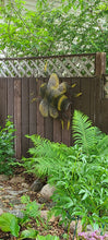Chicken Wire Bumble Bee, Garden Art Sculpture