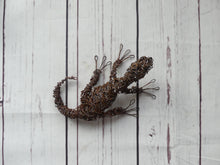Rusty Critters - 3D Wire Gecko Sculpture
